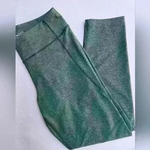 OUTDOOR VOICES leggings. Hunter green. Sized as Large But Fits Medium